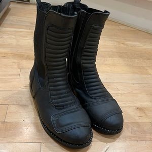 Authentic Jeffrey Campbell x Free People Moto Boots💯🙌US 9M